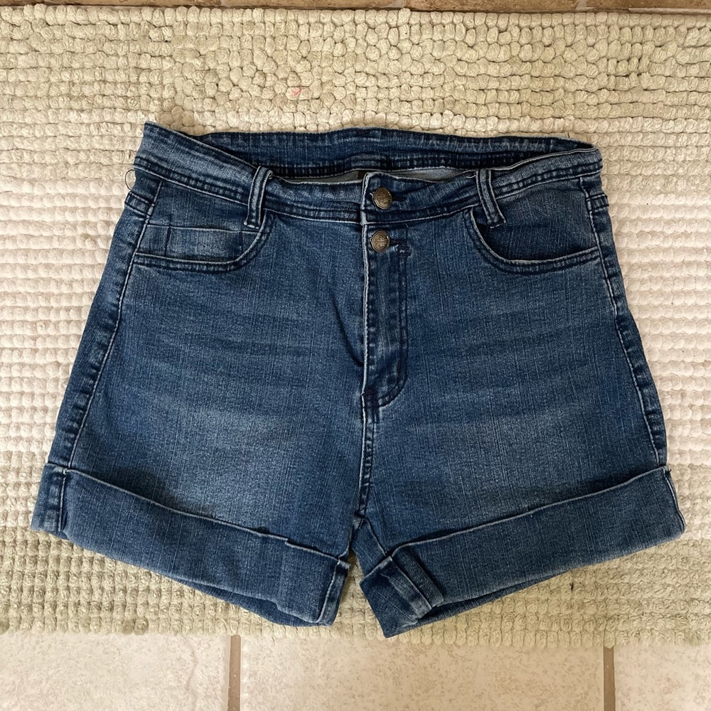 Crazy train trouser Jean shorts. Sz large